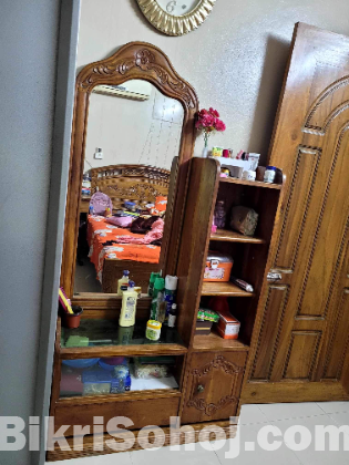 Dressing table